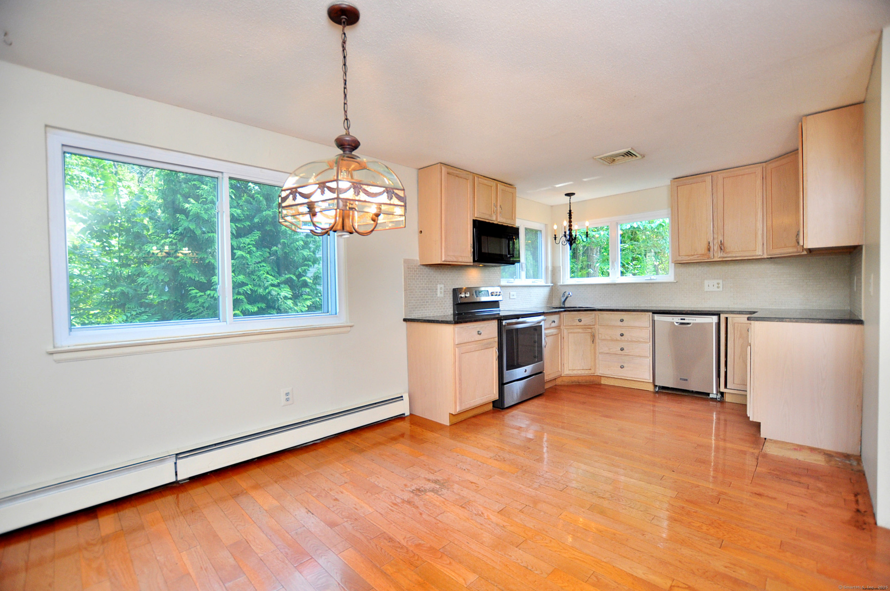 94 Clubhouse Road Windsor CT 06095