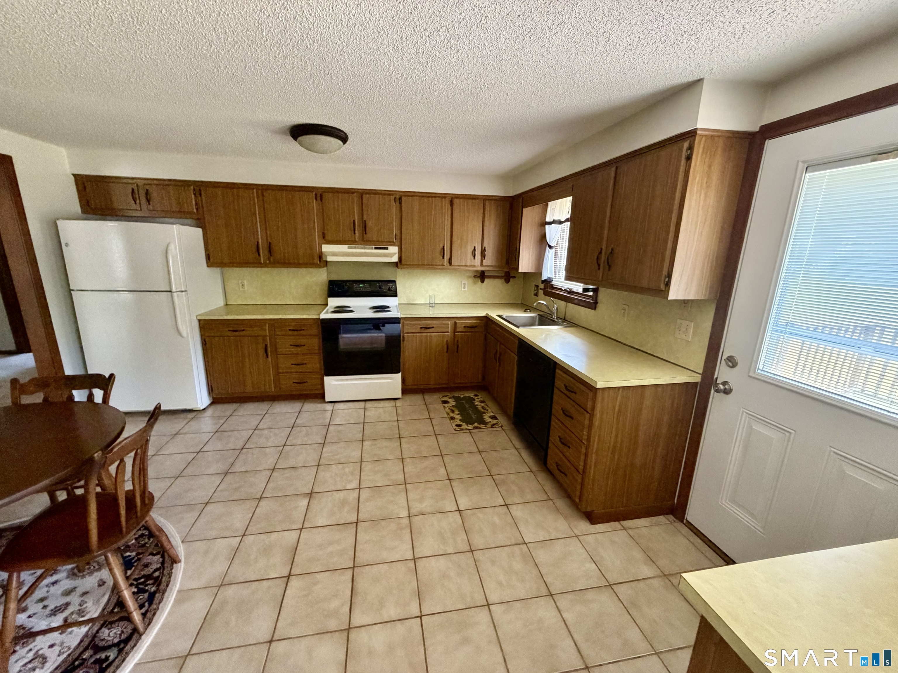 1130-R Blue Hills Avenue Bloomfield CT 06002
