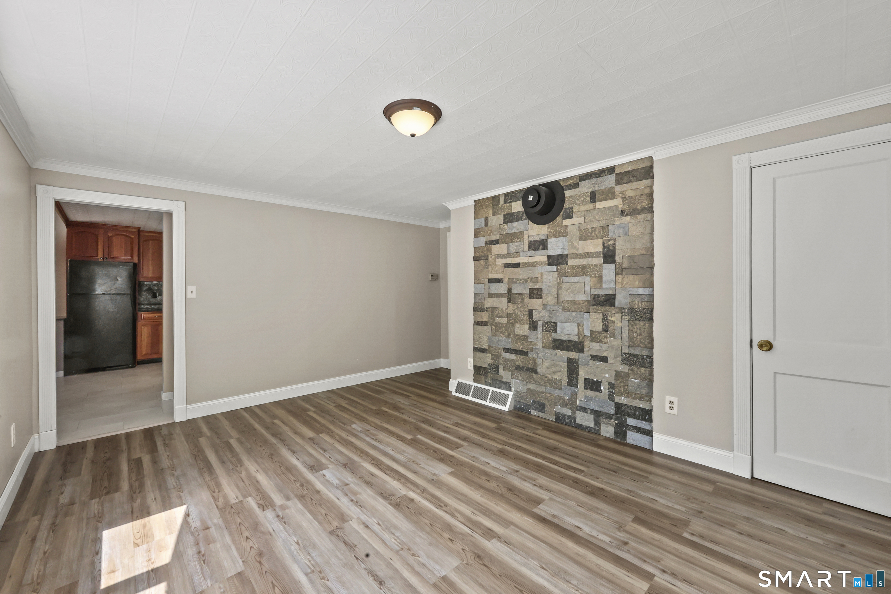 647 Willis Street Bristol CT 06010
