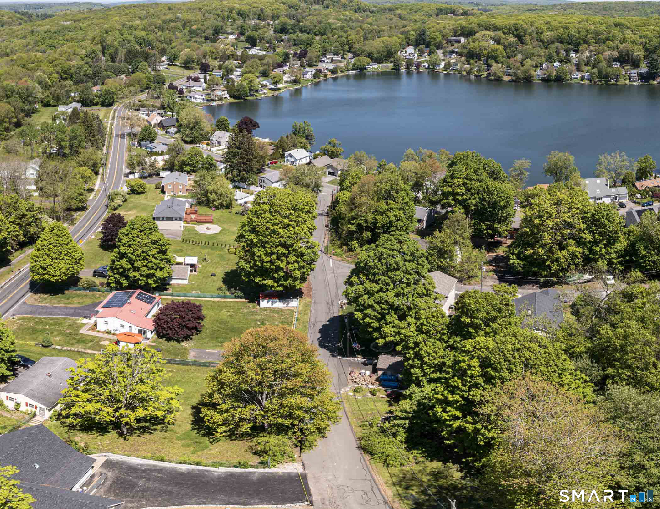 24 West Lakeview Road Plymouth CT 06782