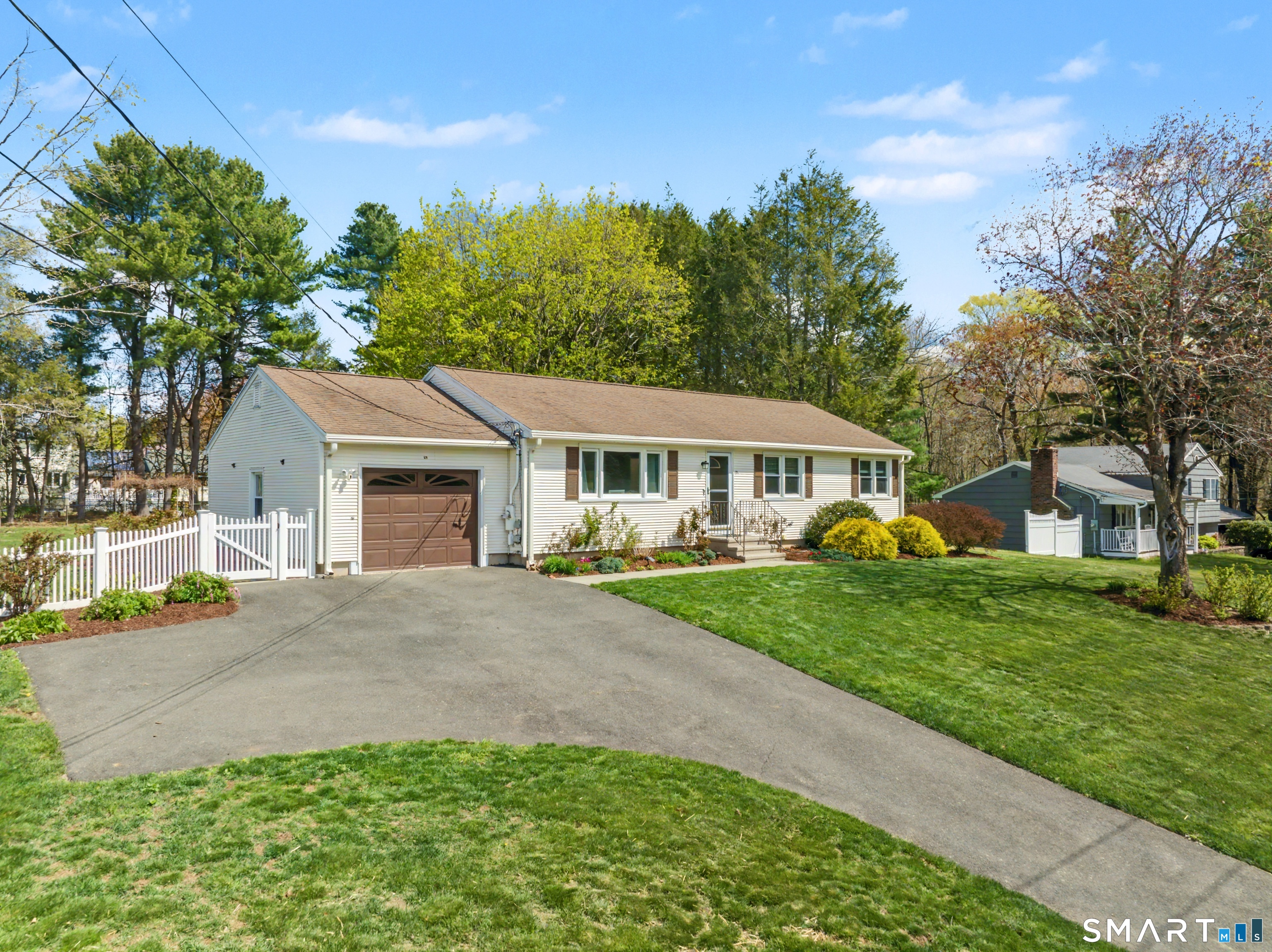 55 Surrey Drive North Haven CT 06473