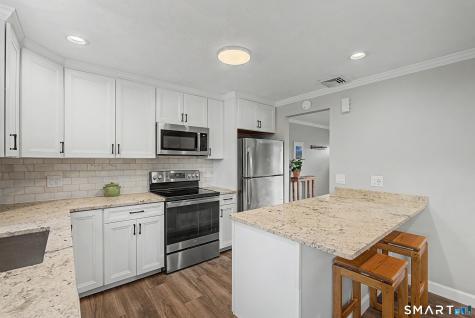 55 Surrey Drive North Haven CT 06473