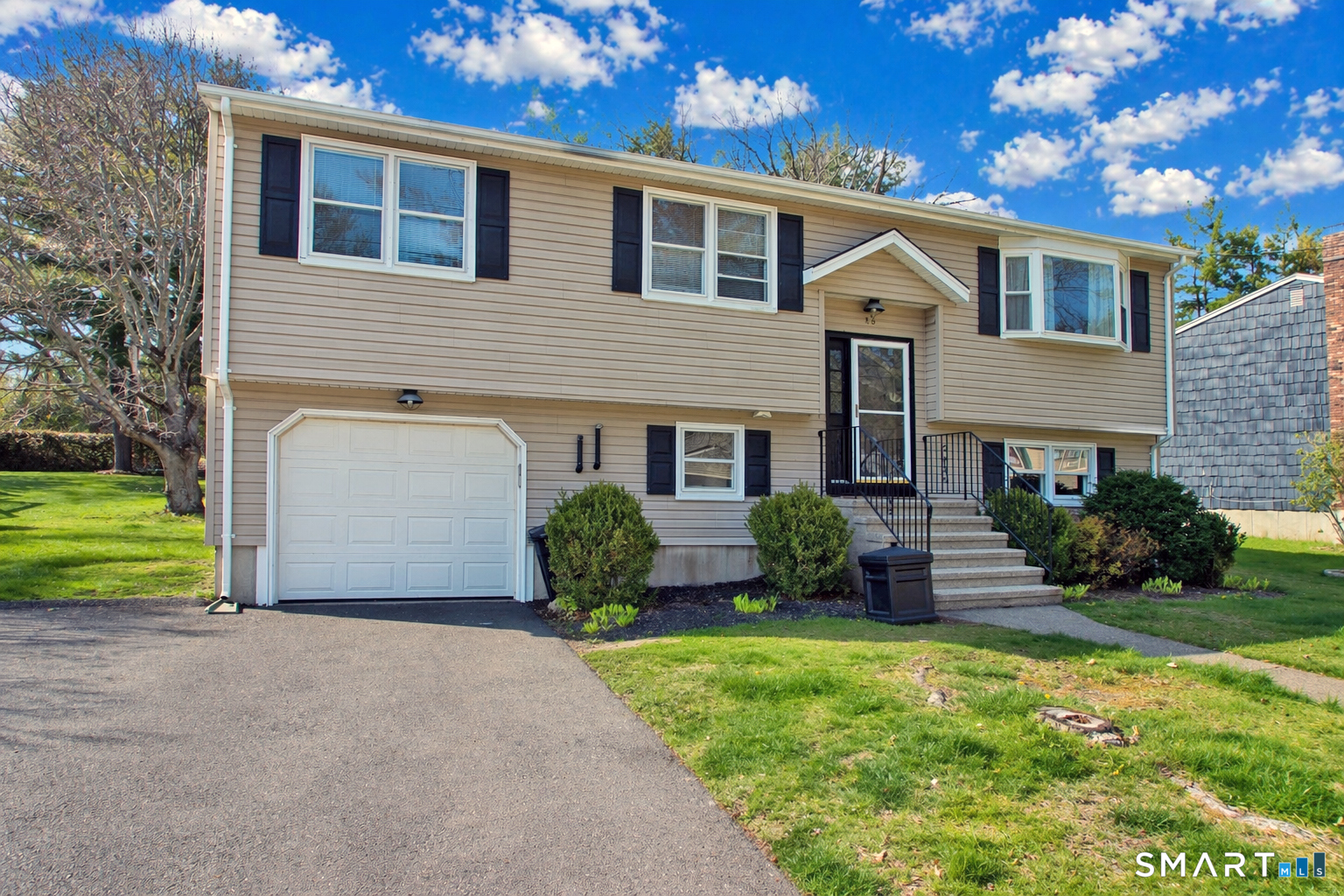 13 Twin Circle Road West Haven CT 06516