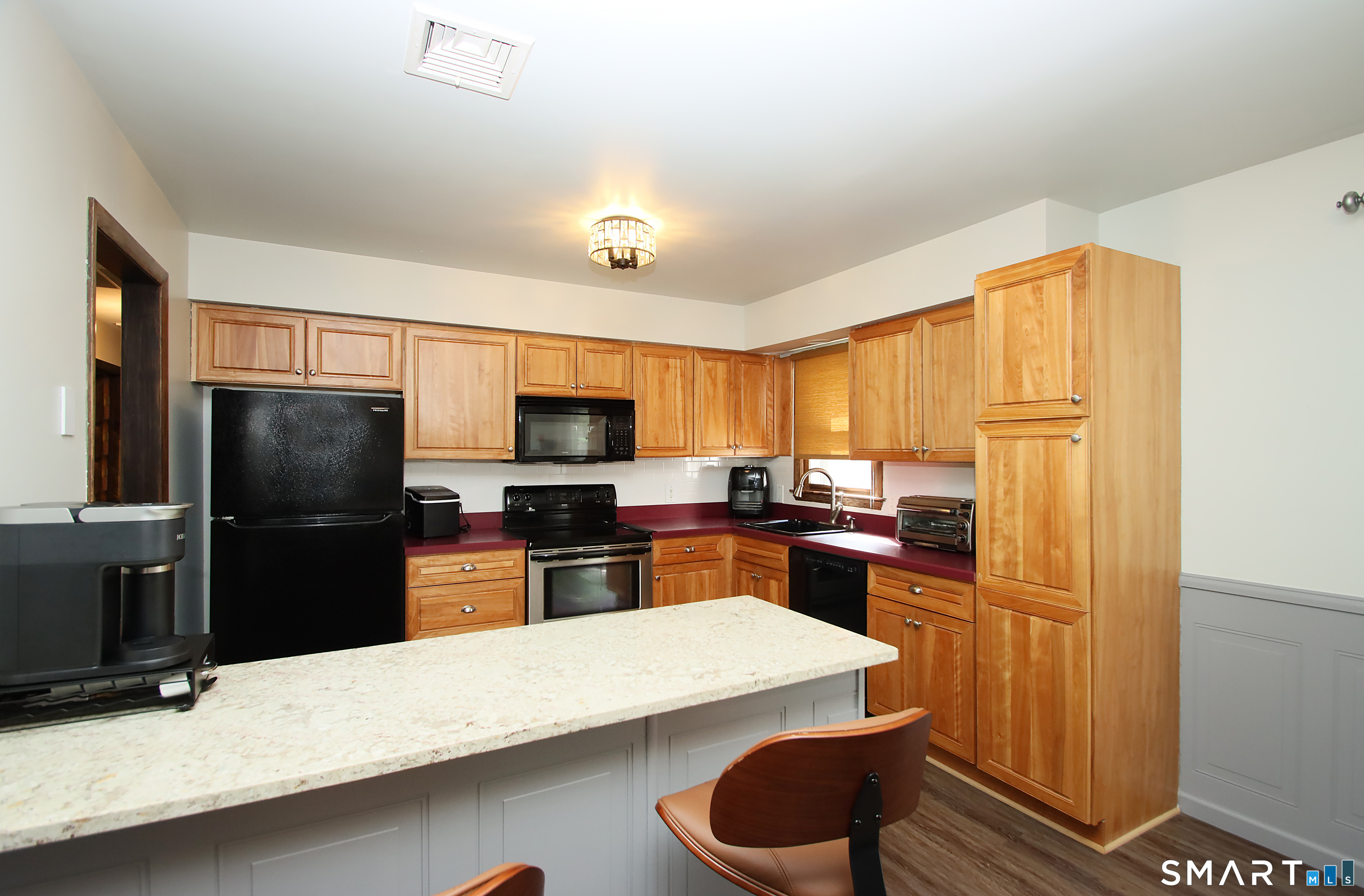 13 Twin Circle Road West Haven CT 06516