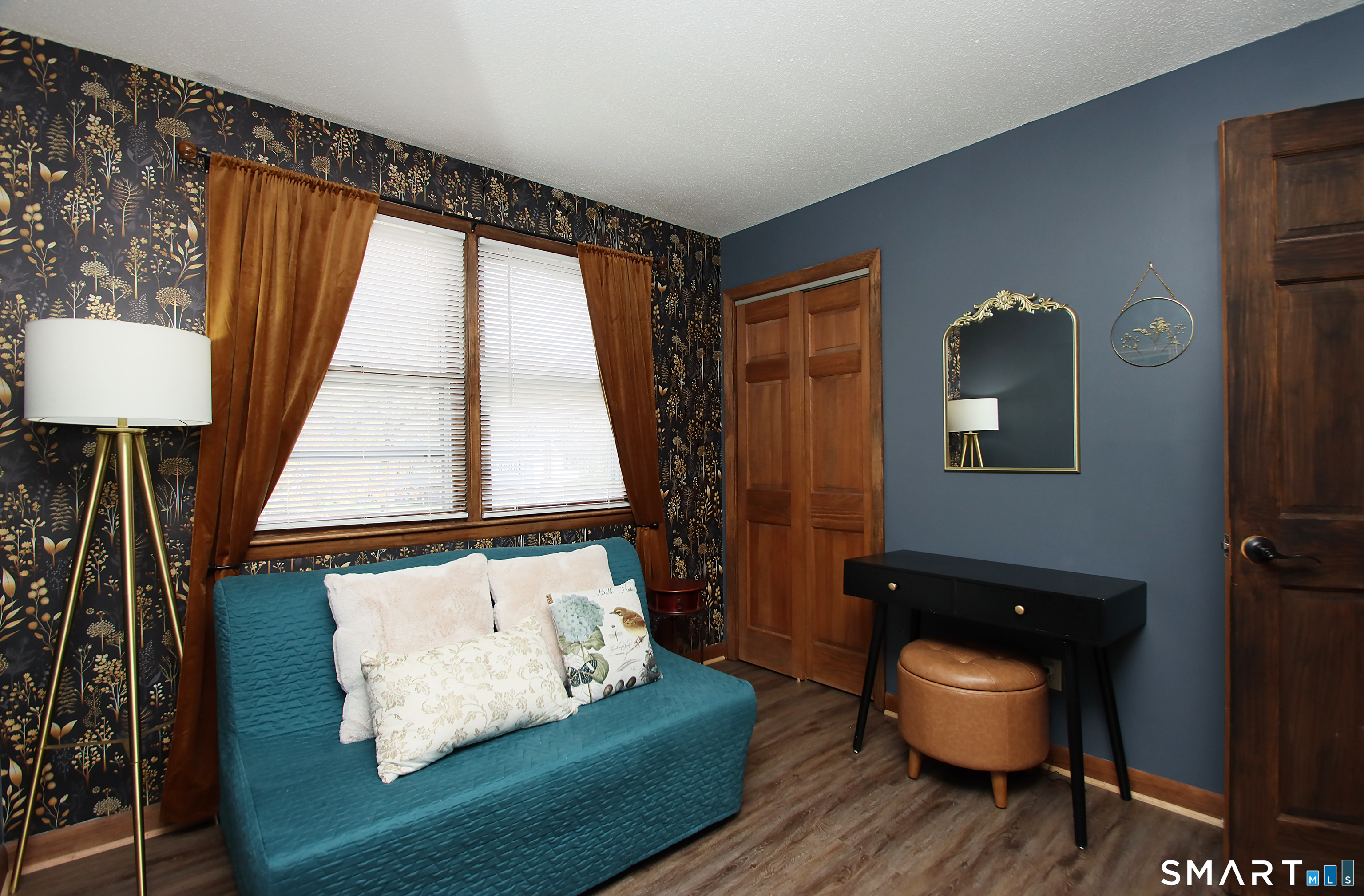 13 Twin Circle Road West Haven CT 06516