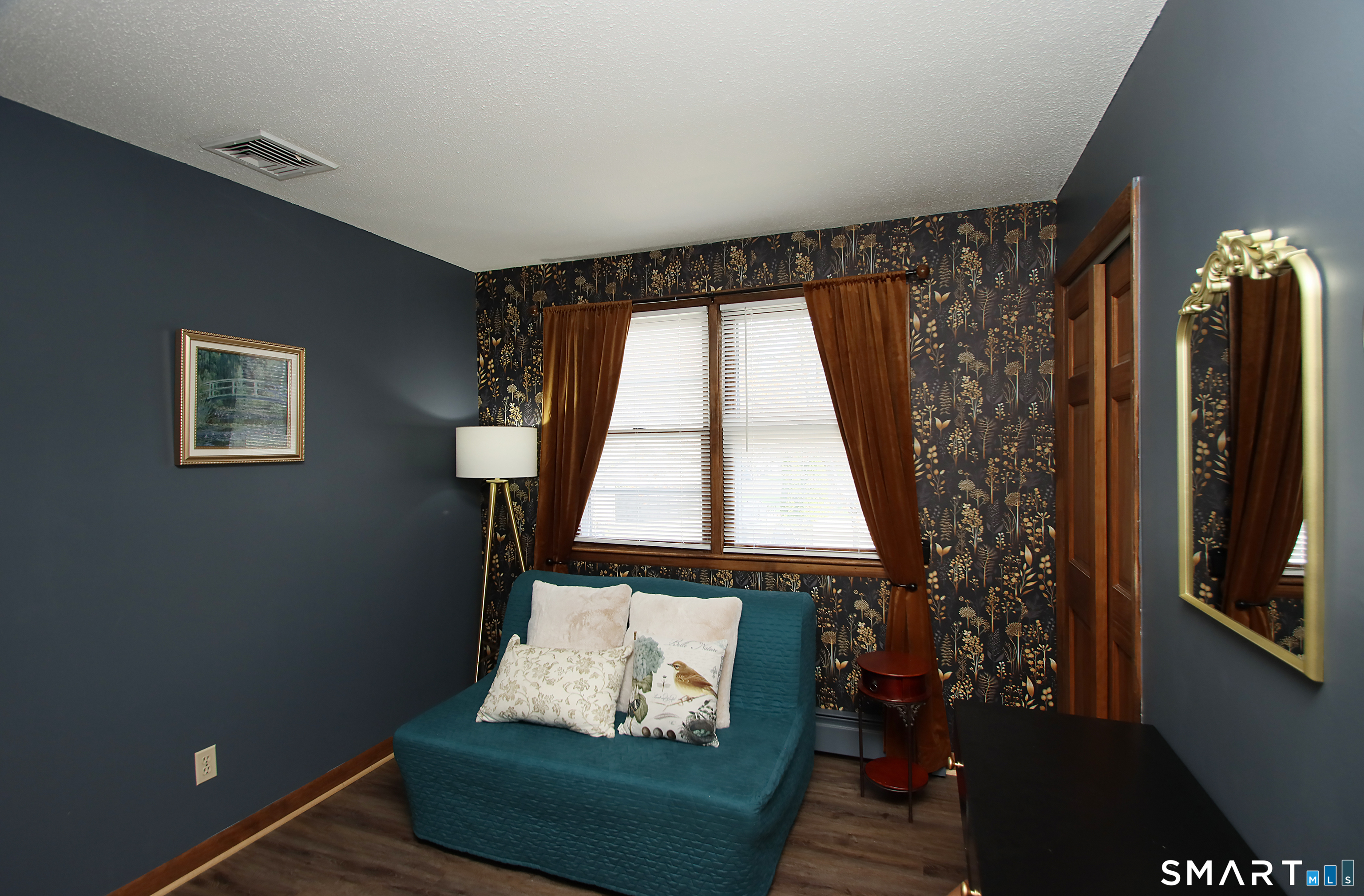 13 Twin Circle Road West Haven CT 06516