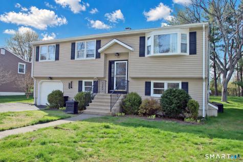 13 Twin Circle Road West Haven CT 06516