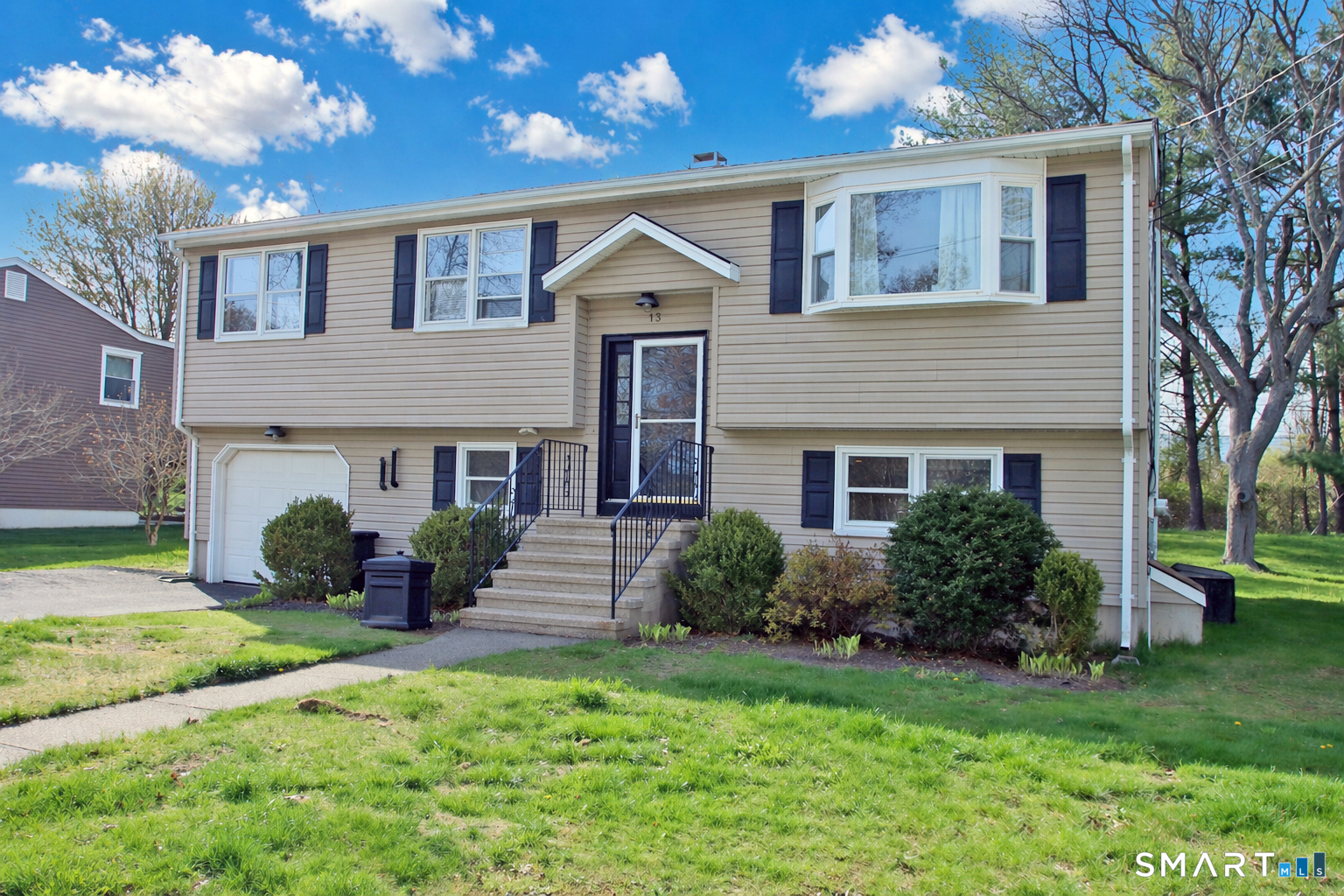 13 Twin Circle Road West Haven CT 06516