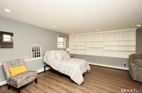 13 Twin Circle Road West Haven CT 06516