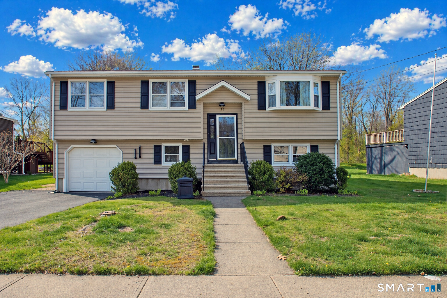 13 Twin Circle Road West Haven CT 06516