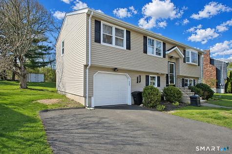 13 Twin Circle Road West Haven CT 06516