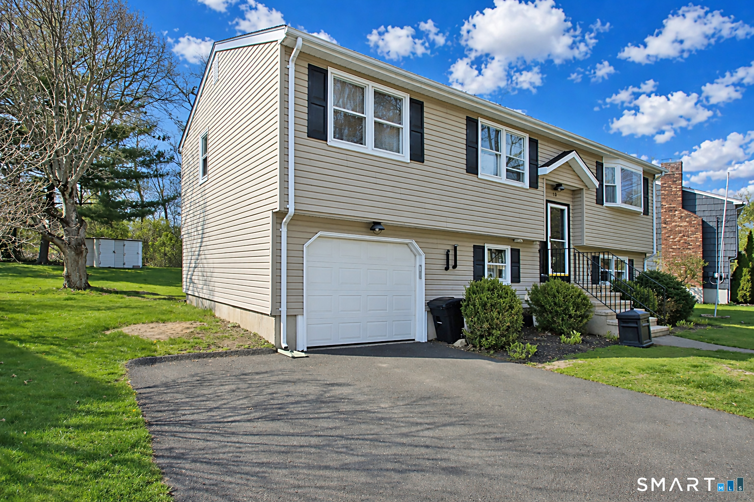13 Twin Circle Road West Haven CT 06516