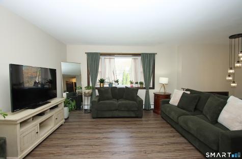 13 Twin Circle Road West Haven CT 06516