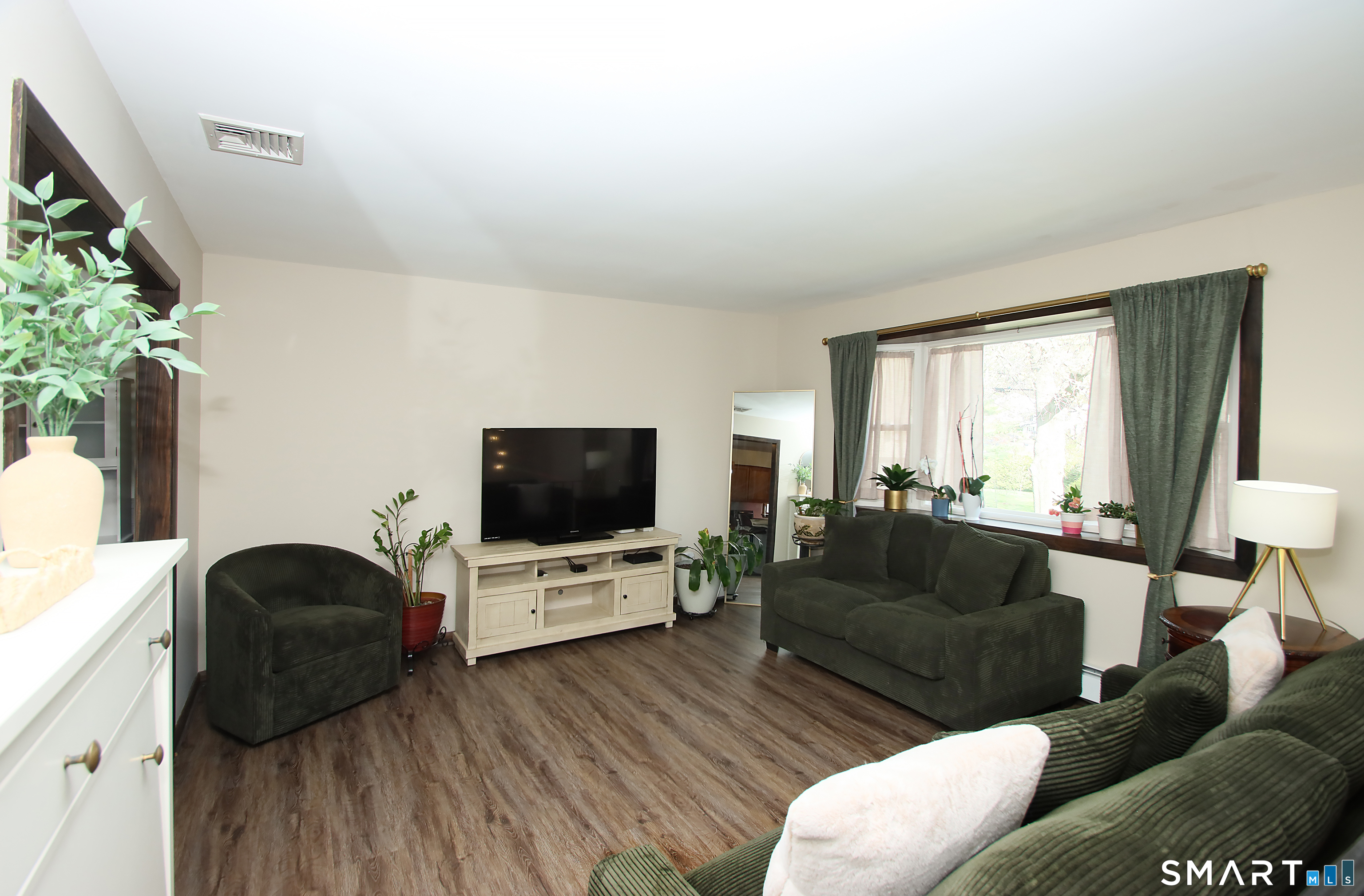 13 Twin Circle Road West Haven CT 06516