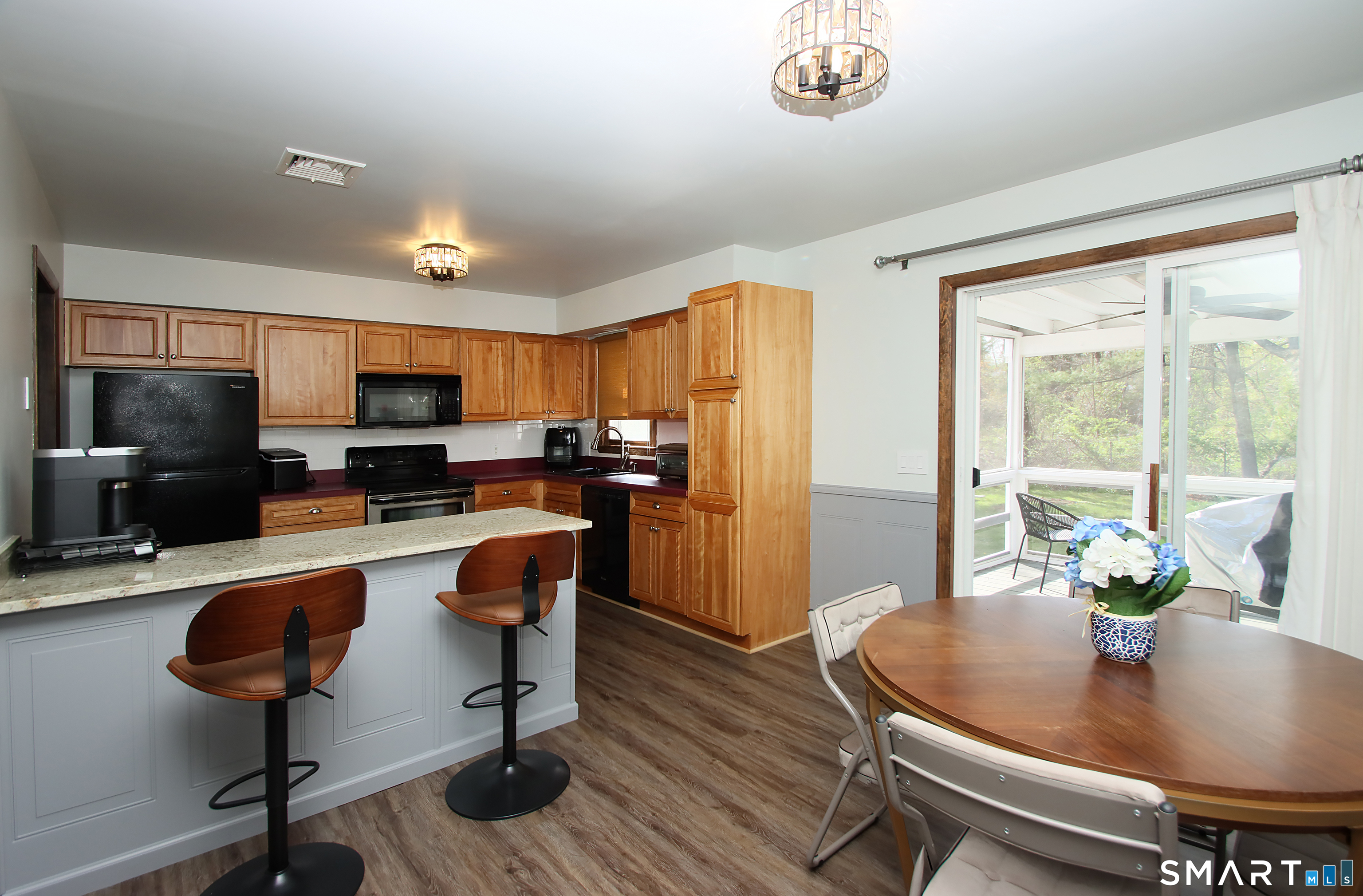 13 Twin Circle Road West Haven CT 06516