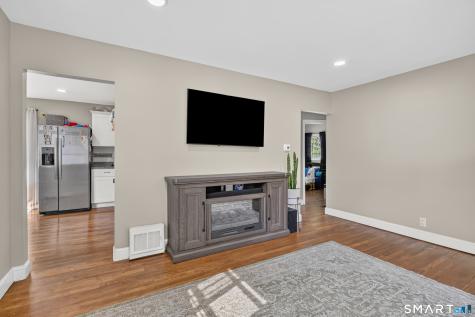 127 Deepwood Drive Manchester CT 06040
