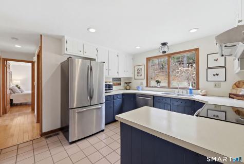 15 Mohawk Drive Canton CT 06019