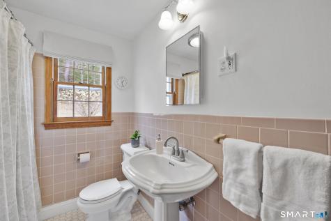 15 Mohawk Drive Canton CT 06019