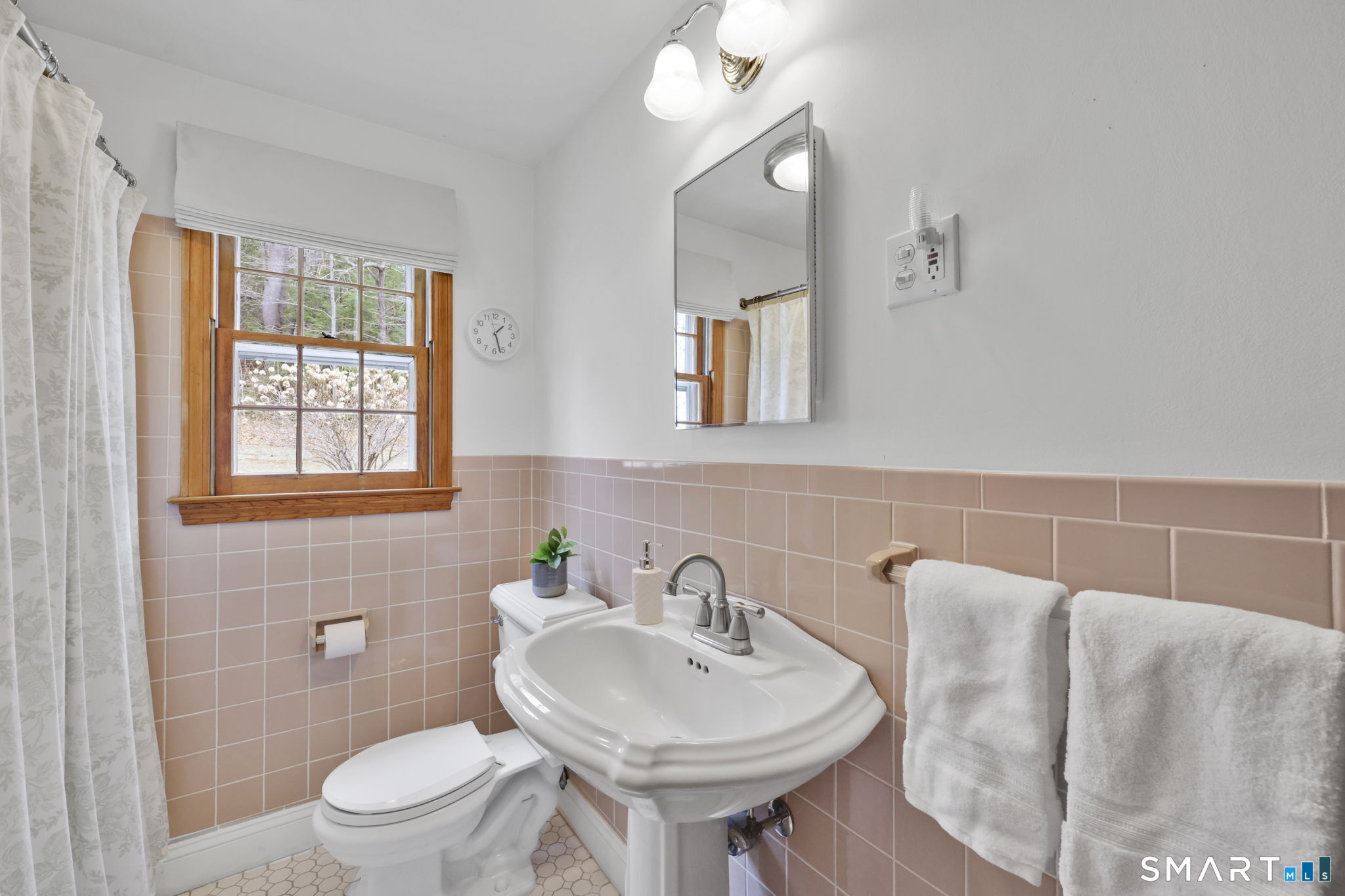 15 Mohawk Drive Canton CT 06019