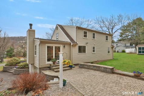 15 Mohawk Drive Canton CT 06019