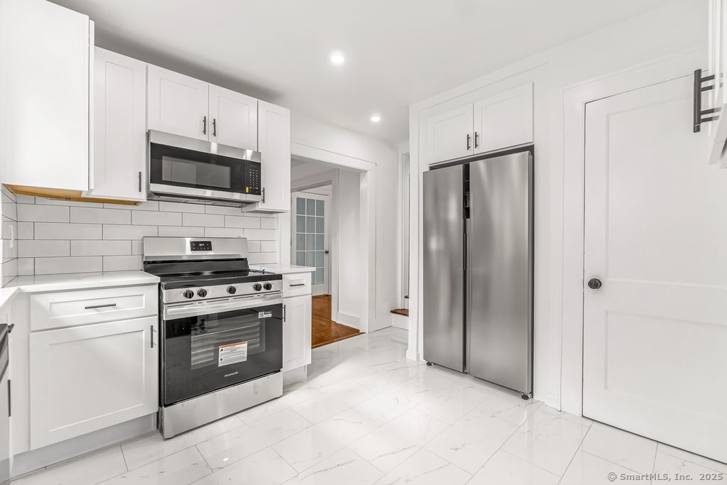 123 Harlem Avenue Bridgeport CT 06606