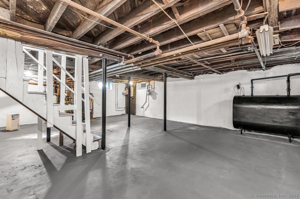 123 Harlem Avenue Bridgeport CT 06606