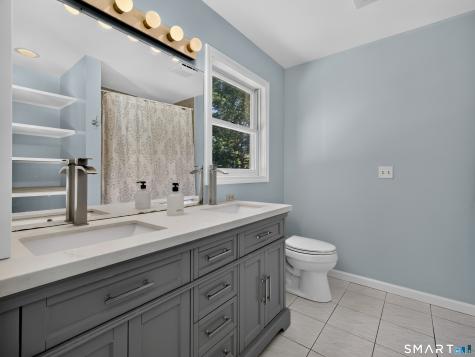 7 Bailey Drive Guilford CT 06437