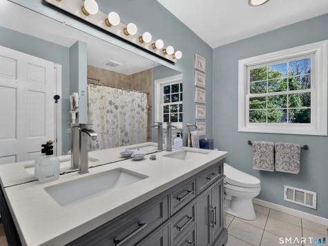 7 Bailey Drive Guilford CT 06437