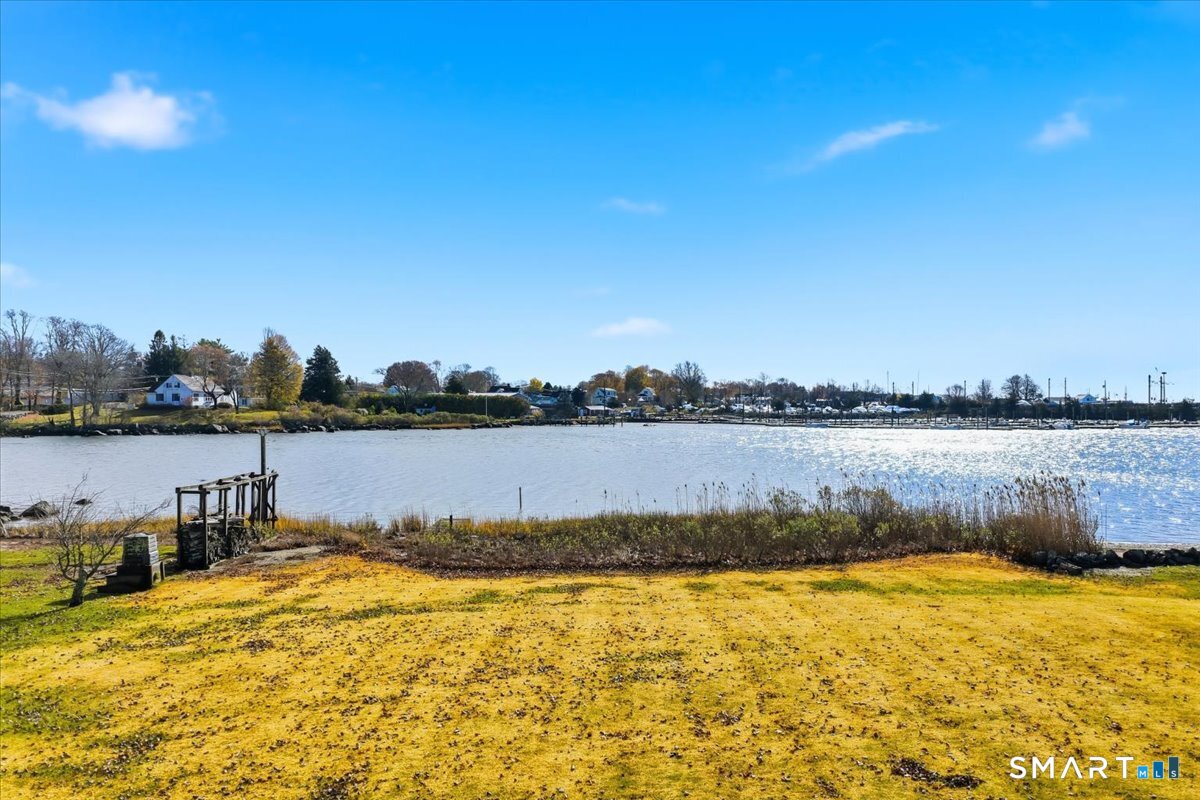 3 Lamberts Lane Stonington CT 06378