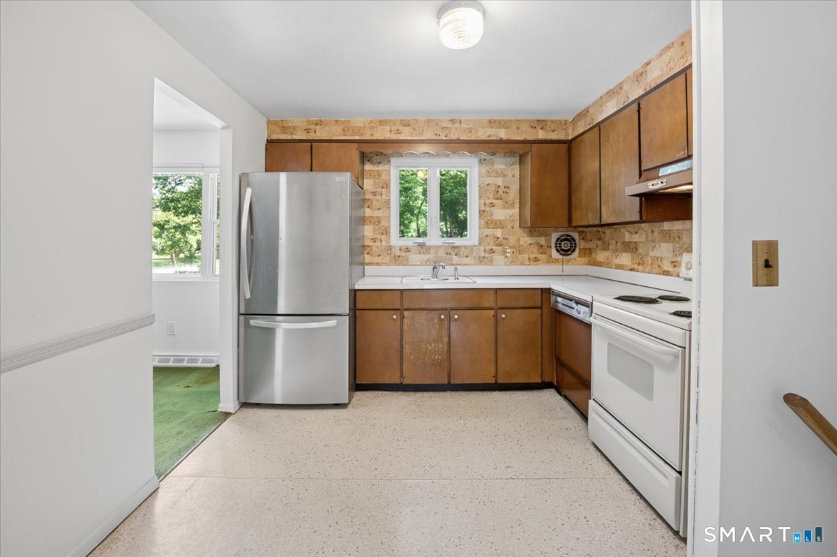 8 Stanwick Circle Stamford CT 06905