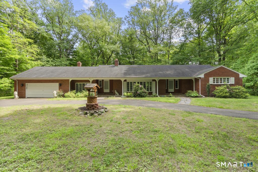 12 Jenick Lane Woodbridge CT 06525
