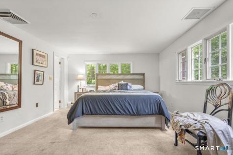 12 Jenick Lane Woodbridge CT 06525