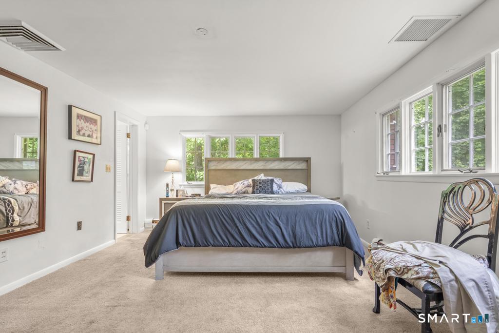 12 Jenick Lane Woodbridge CT 06525