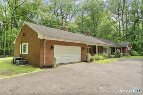 12 Jenick Lane Woodbridge CT 06525
