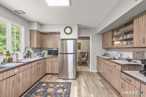 12 Jenick Lane Woodbridge CT 06525