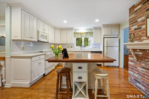 230 Wallingford Road Cheshire CT 06410