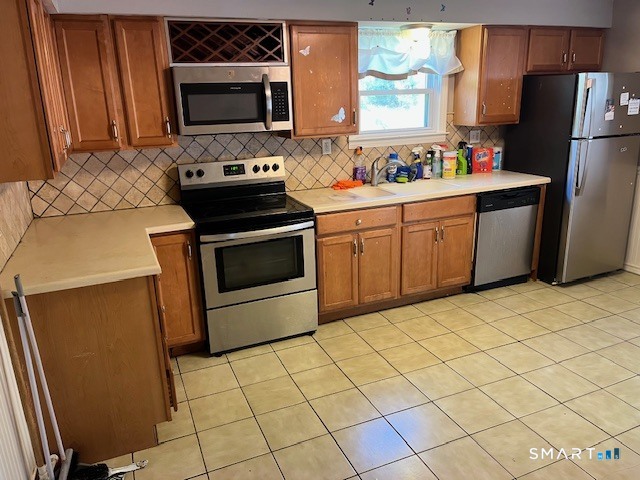 6 Cricket Drive Meriden CT 06450