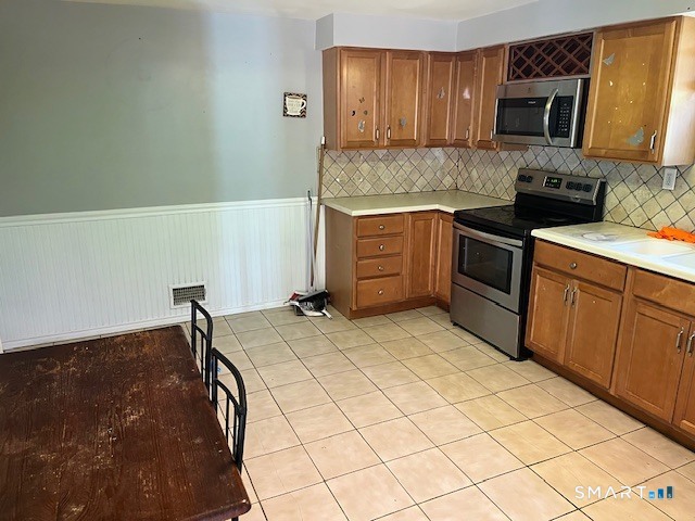 6 Cricket Drive Meriden CT 06450