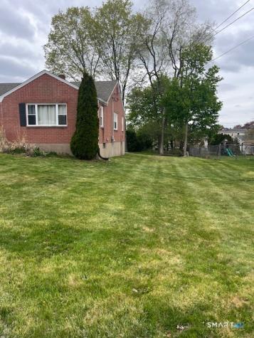 6 Cricket Drive Meriden CT 06450
