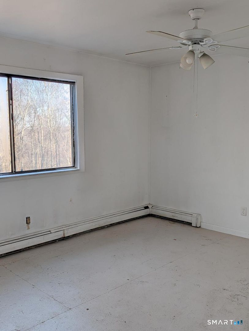 24 Chestnut Hill Road Newtown CT 06482