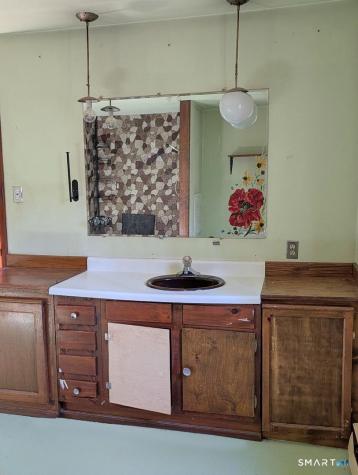 24 Chestnut Hill Road Newtown CT 06482