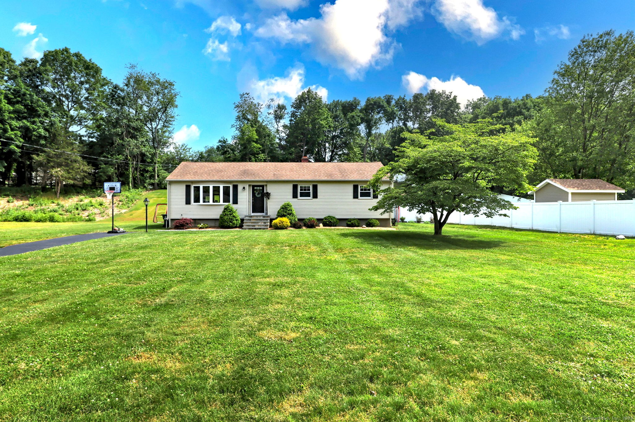 17 Manor Drive Trumbull CT 06611