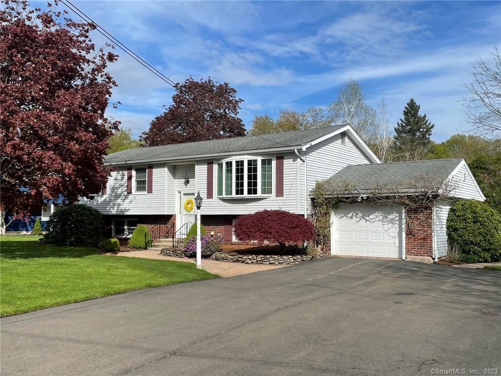 7 Barnett Drive North Haven CT 06473