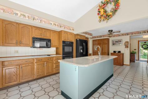 82 Spoke Drive Shelton CT 06484
