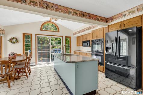 82 Spoke Drive Shelton CT 06484