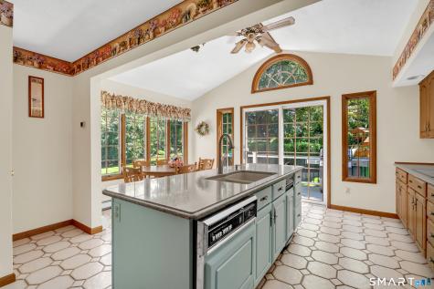 82 Spoke Drive Shelton CT 06484