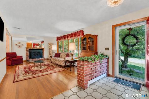 82 Spoke Drive Shelton CT 06484