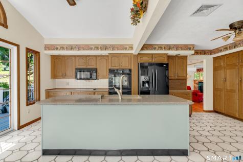 82 Spoke Drive Shelton CT 06484