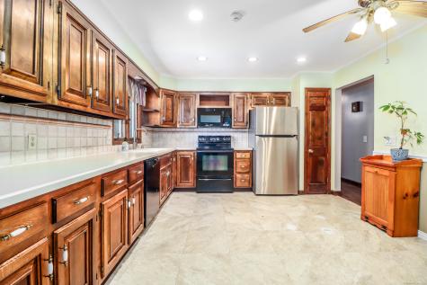 11 Chestnut Hill Drive New Fairfield CT 06812