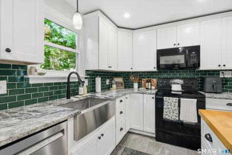 75 Main Street Middlefield CT 06481